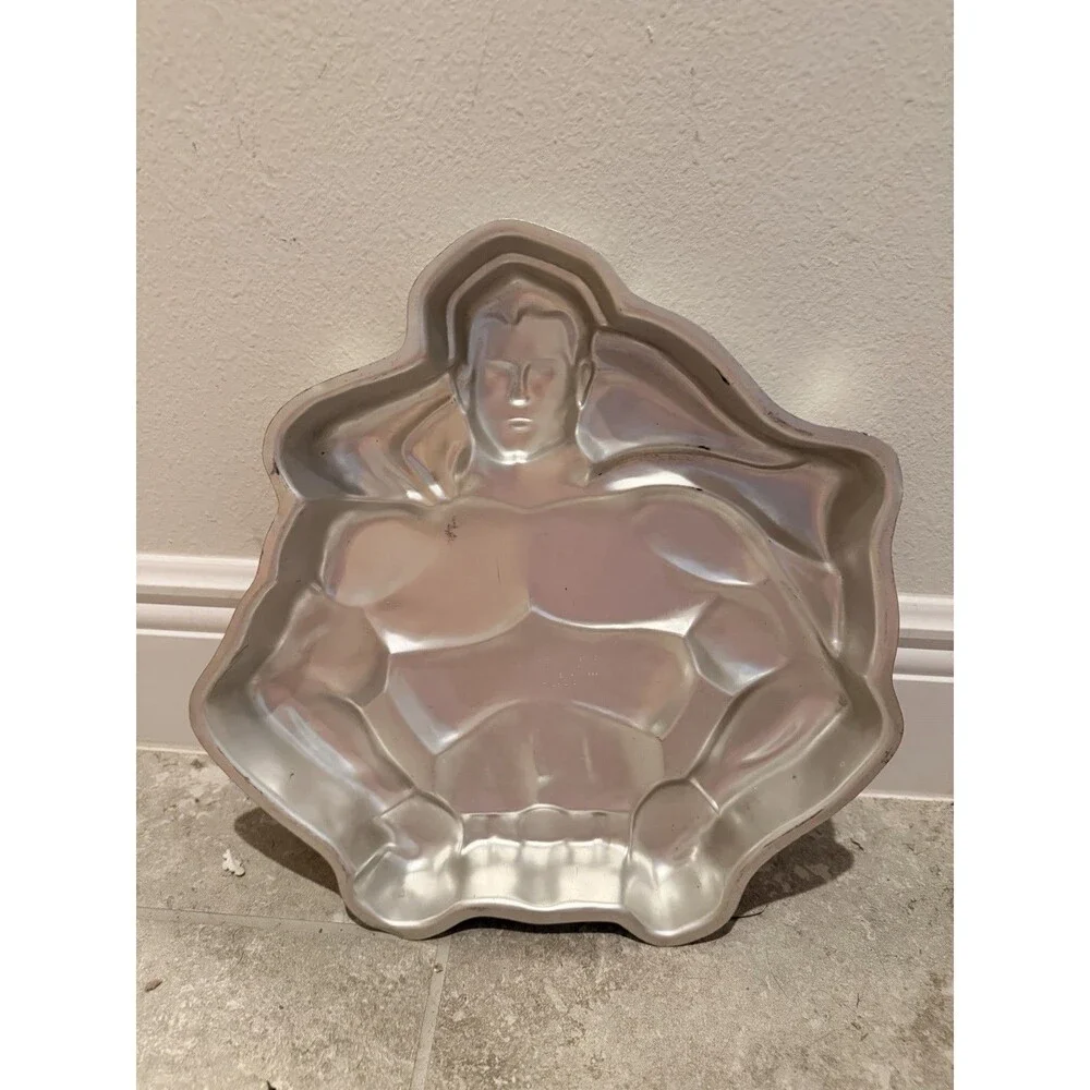 Wilton Superman Aluminum Cake Pan - 1977 - #502-1212
